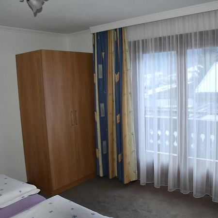 Gaestehaus Brugger Neukirchen am Großvenediger Szoba fotó