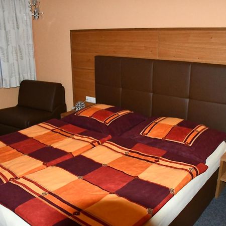 Gaestehaus Brugger Neukirchen am Großvenediger Szoba fotó