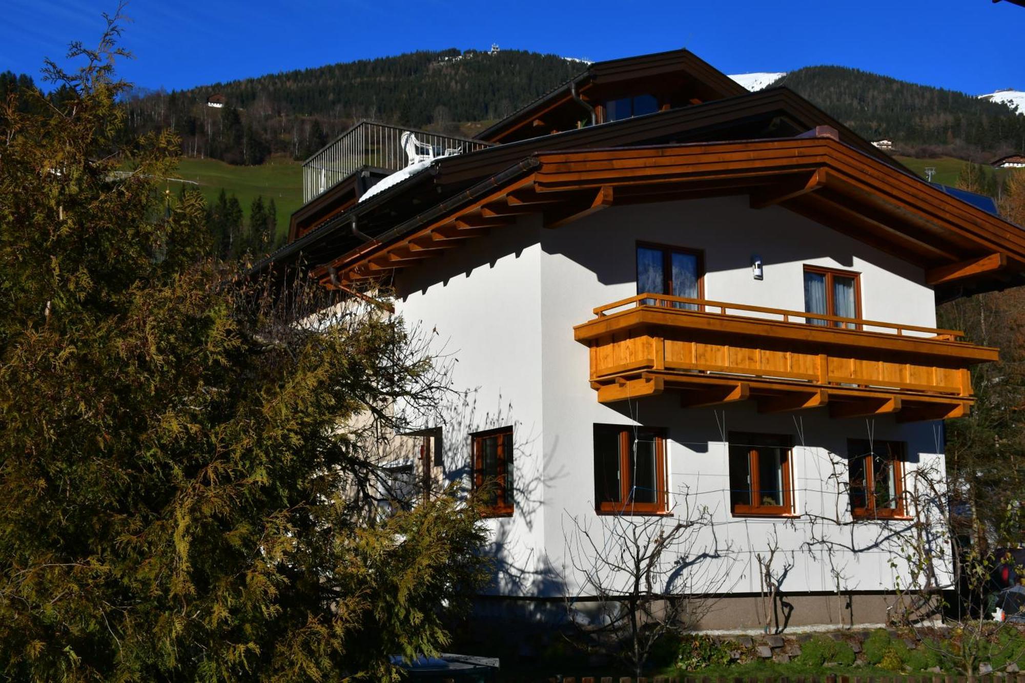 Gaestehaus Brugger Neukirchen am Großvenediger Szoba fotó