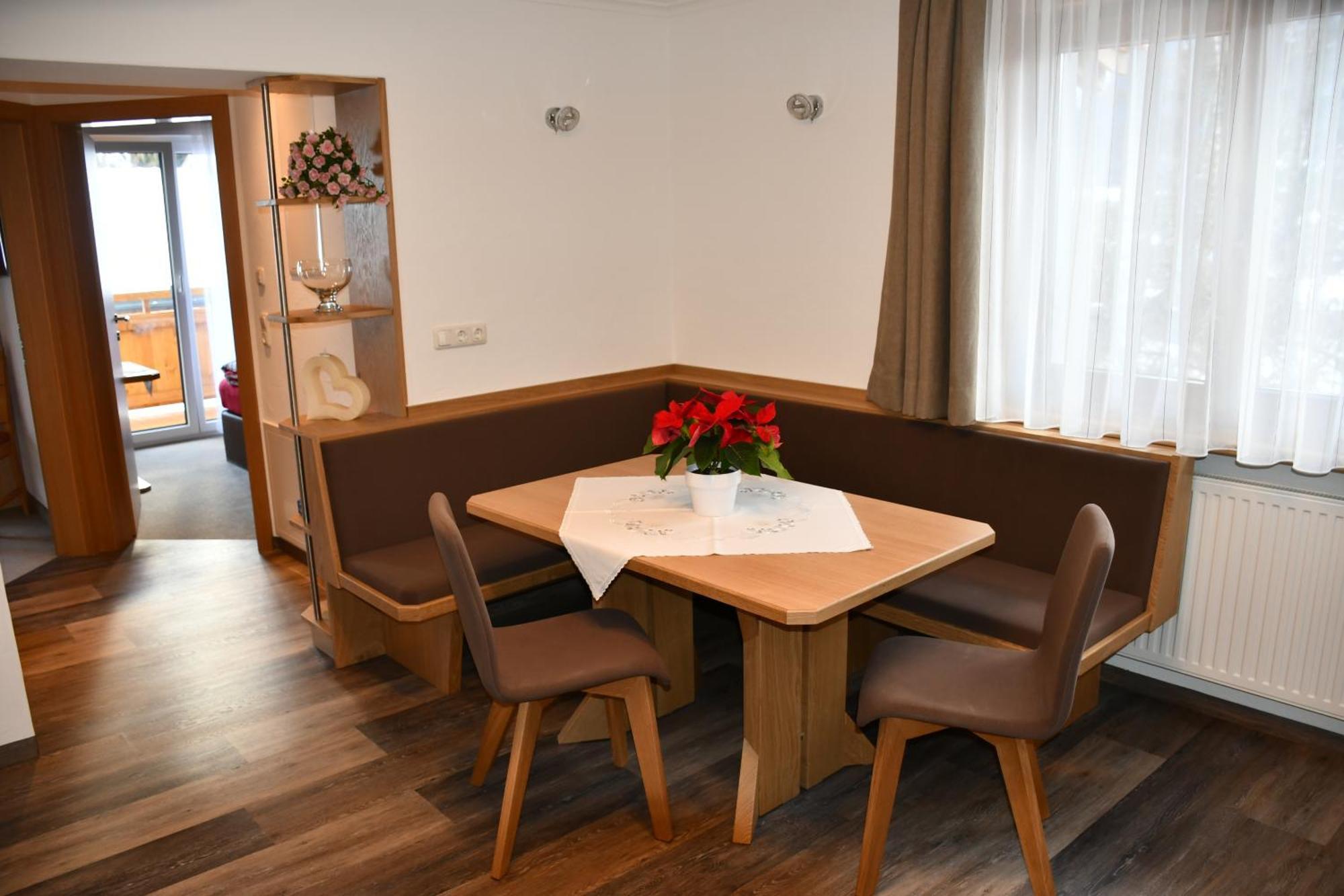 Gaestehaus Brugger Neukirchen am Großvenediger Szoba fotó
